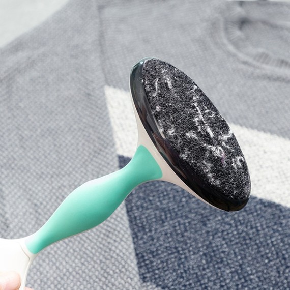 Escova Removedora  de Borbotos, Pó ou Pelos - 5