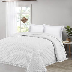 Aurora – Colcha Acolchoada com Acabamento em Folho